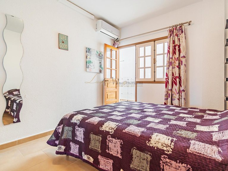 Apartment for Sale in Los Cristianos, Tenerife, España 17