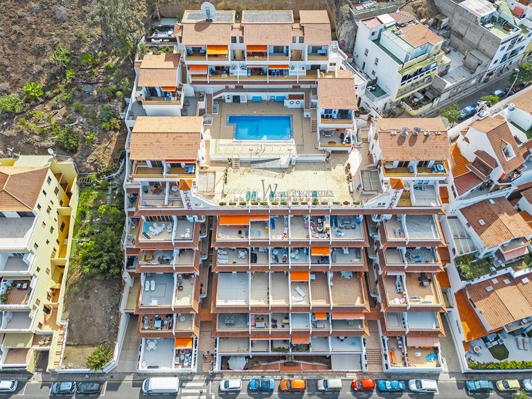 Apartment for Sale in Los Cristianos, Tenerife, España 33