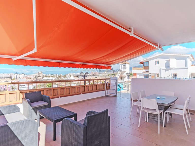 Apartment for Sale in Los Cristianos, Tenerife, España 6