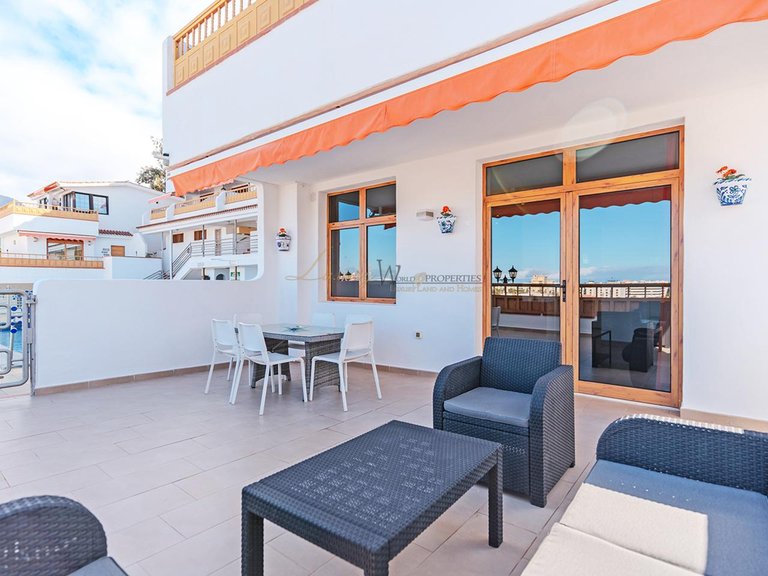 Apartment for Sale in Los Cristianos, Tenerife, España 4