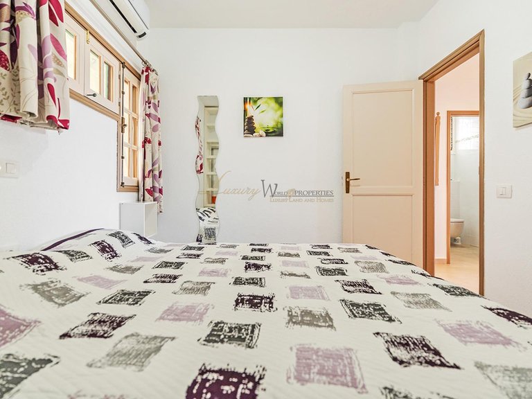 Apartment for Sale in Los Cristianos, Tenerife, España 24