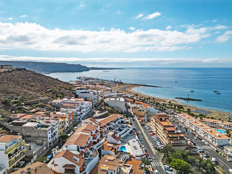 Apartment for Sale in Los Cristianos, Tenerife, España 35