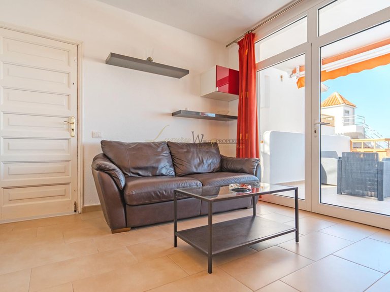 Apartment for Sale in Los Cristianos, Tenerife, España 11