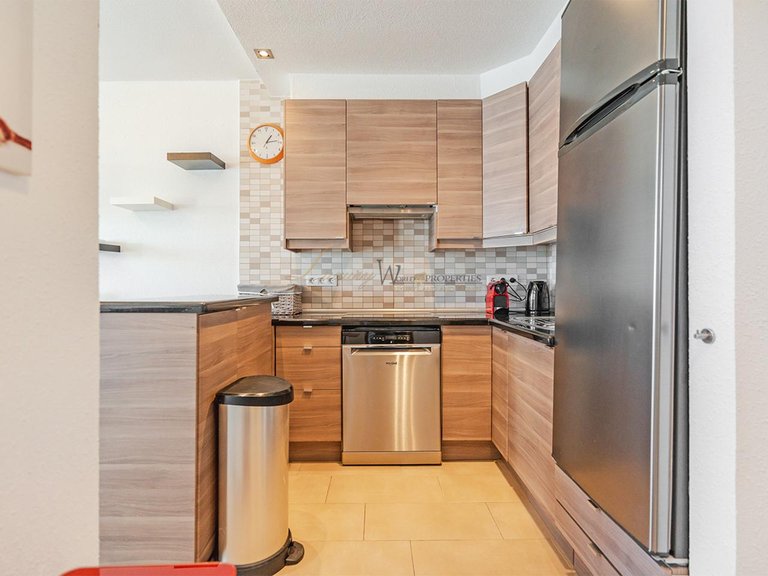 Apartment for Sale in Los Cristianos, Tenerife, España 14