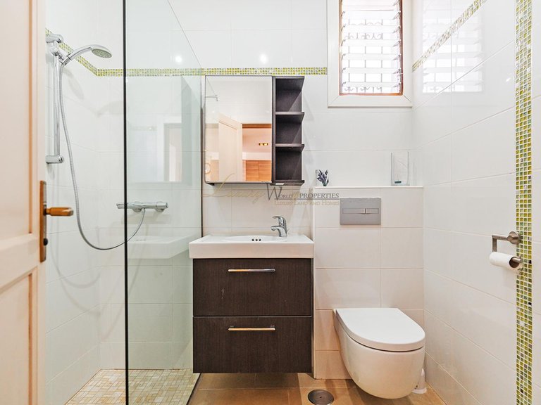 Apartment for Sale in Los Cristianos, Tenerife, España 25