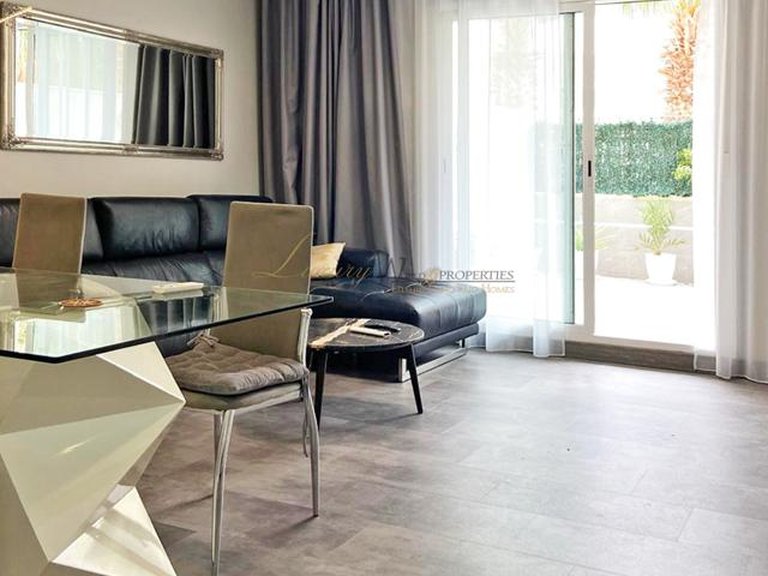 Villa for Sale in Costa Adeje, Tenerife, España 5