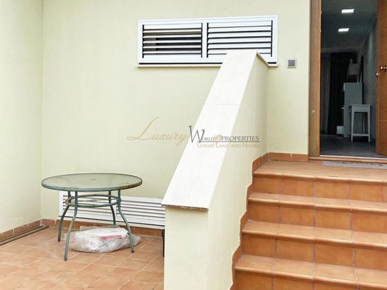 Villa for Sale in Costa Adeje, Tenerife, España 4