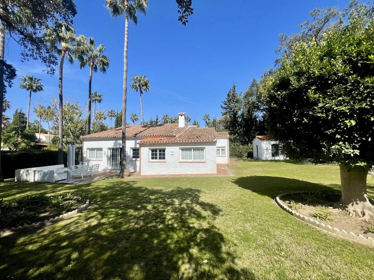 Villa for Sale in San Roque, Cadiz 1