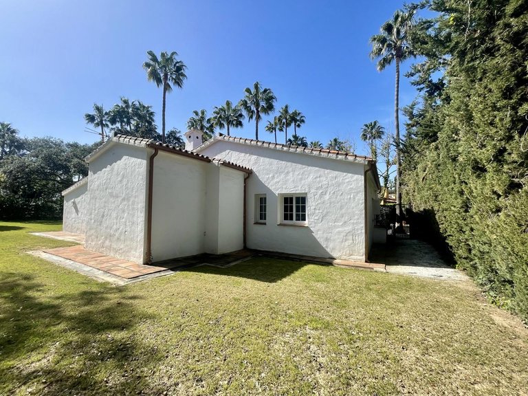 Villa for Sale in San Roque, Cadiz 42