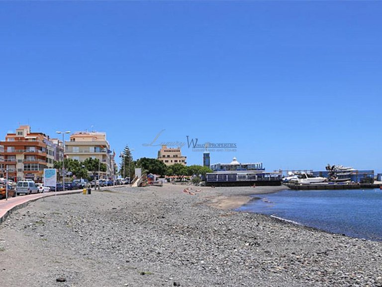 Apartment for Sale in Las Galletas, Tenerife, España 10