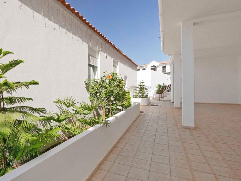 Villa for Sale in Amarilla Golf, Tenerife, España 31