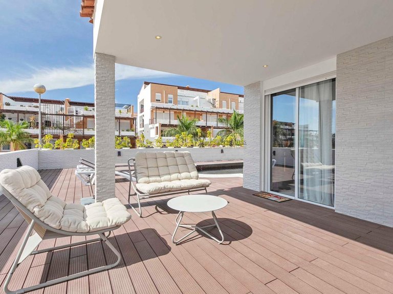 Villa for Sale in Amarilla Golf, Tenerife, España 8