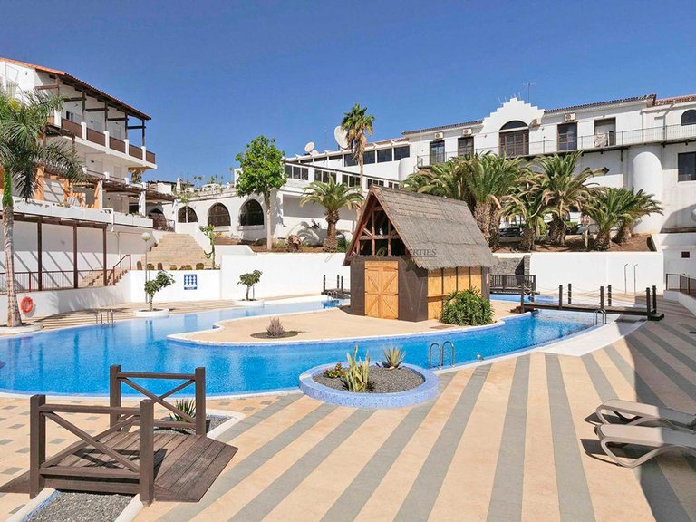 Villa for Sale in Amarilla Golf, Tenerife, España 35