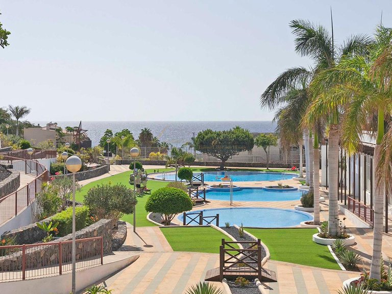 Villa for Sale in Amarilla Golf, Tenerife, España 9