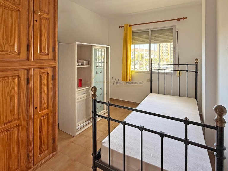 Apartment for Sale in Los Cristianos, Tenerife, España 12