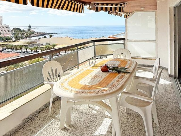 Apartment for Sale in Los Cristianos, Tenerife, España 3