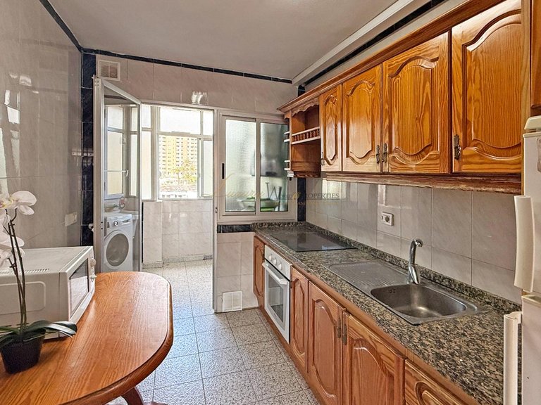 Apartment for Sale in Los Cristianos, Tenerife, España 10
