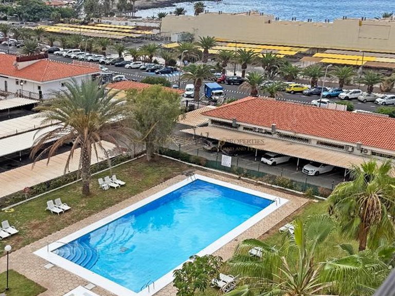 Apartment for Sale in Los Cristianos, Tenerife, España 2