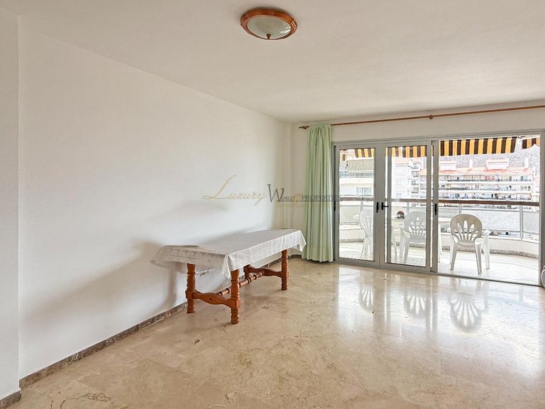Apartment for Sale in Los Cristianos, Tenerife, España 8