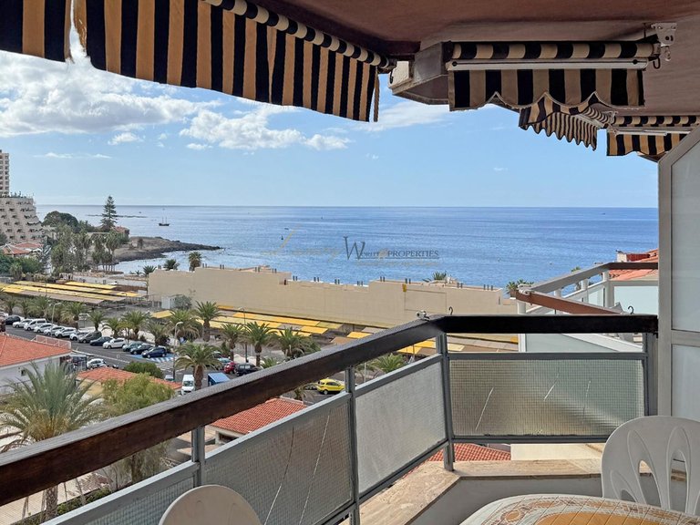 Apartment for Sale in Los Cristianos, Tenerife, España 1