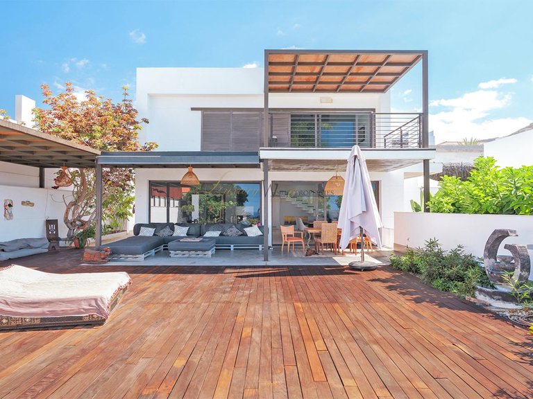 Villa for Sale in Costa Adeje, Tenerife, España 2