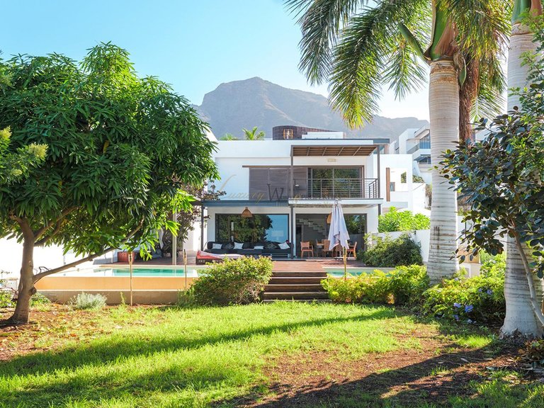 Villa for Sale in Costa Adeje, Tenerife, España 39