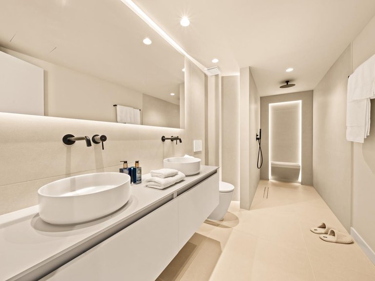 Town House for Sale in Benahavis, Malaga 17