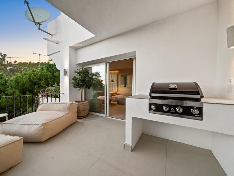 Town House for Sale in Benahavis, Malaga 42
