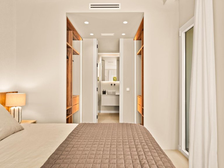 Town House for Sale in Benahavis, Malaga 19