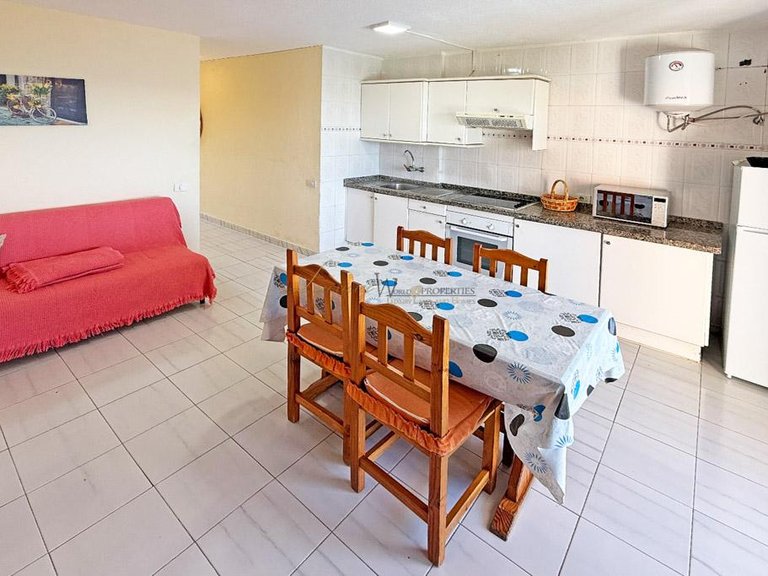 Apartment for Sale in Los Cristianos, Tenerife, España 3