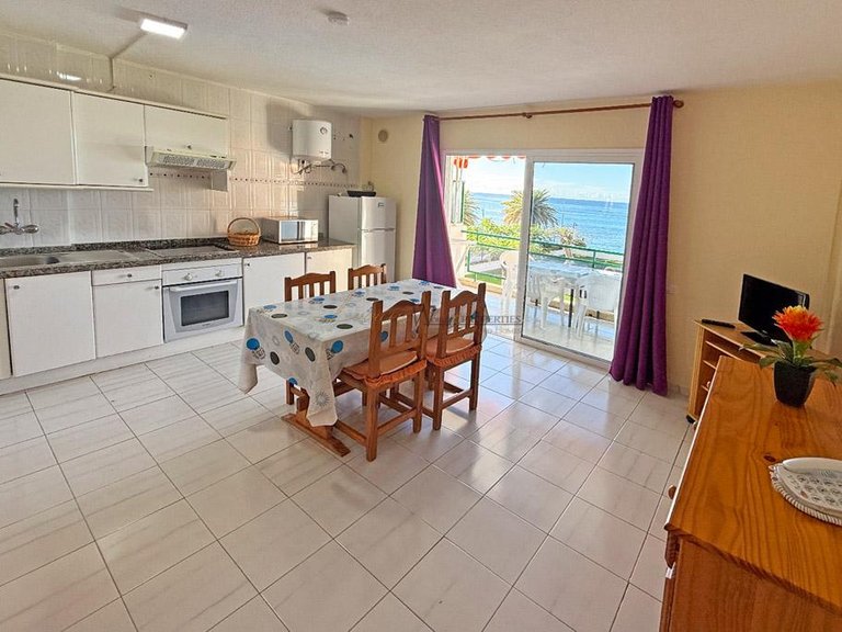 Apartment for Sale in Los Cristianos, Tenerife, España 4