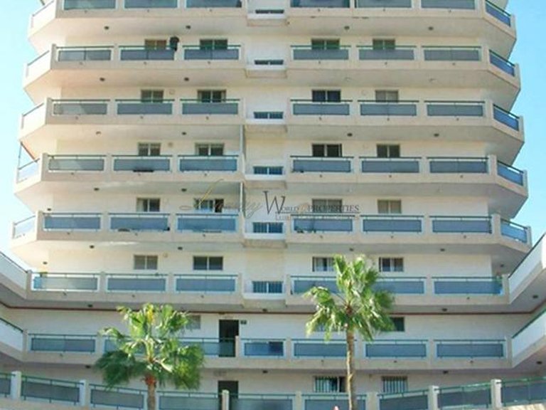 Apartment for Sale in Los Cristianos, Tenerife, España 10