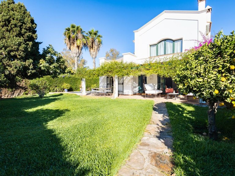 Villa for Sale in Saladillo Benamara, Malaga 1