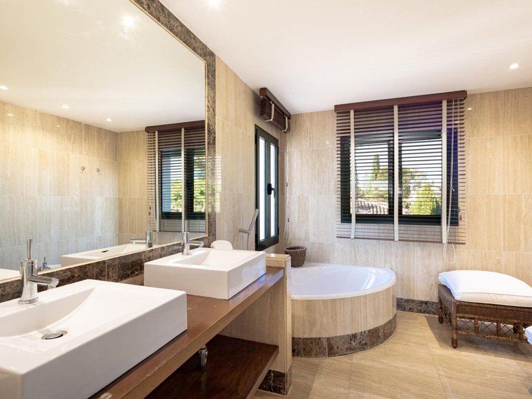 Villa for Sale in Saladillo Benamara, Malaga 19