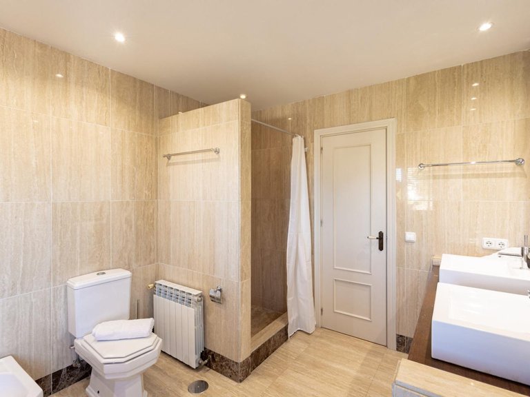 Villa for Sale in Saladillo Benamara, Malaga 13