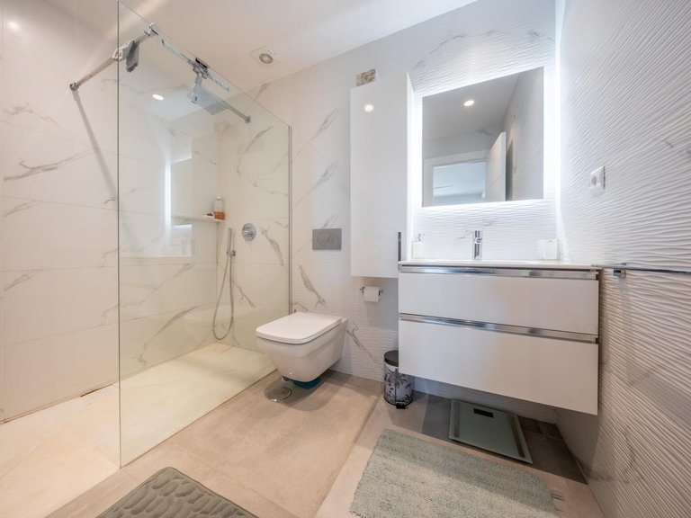 Apartment for Sale in Marbella, Malaga 16