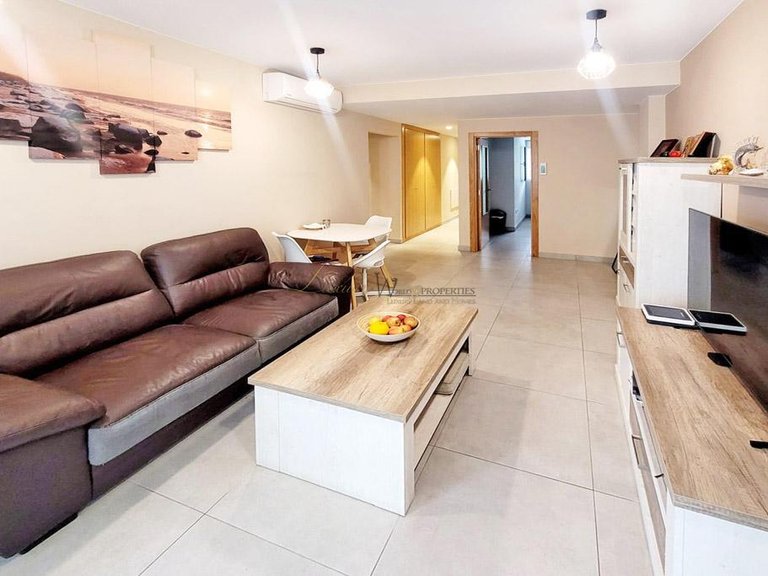 Apartment for Sale in Adeje, Tenerife, España 3
