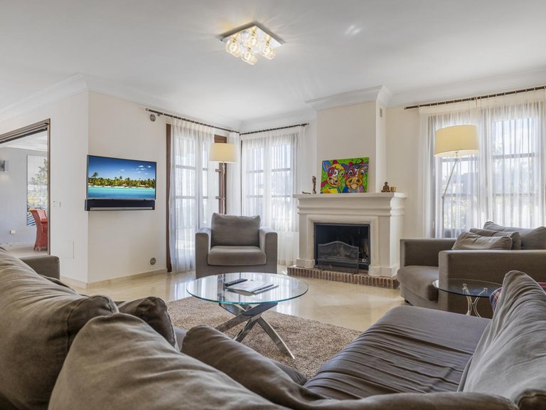 Town House for Sale in BenahavÍs, Malaga 12