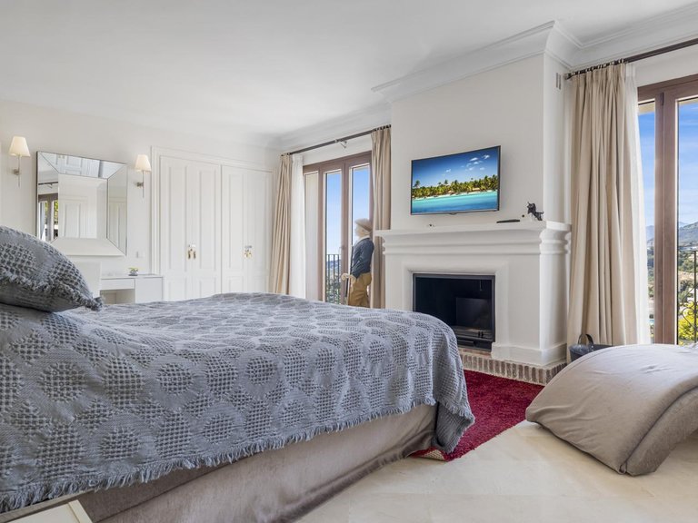 Town House for Sale in BenahavÍs, Malaga 24