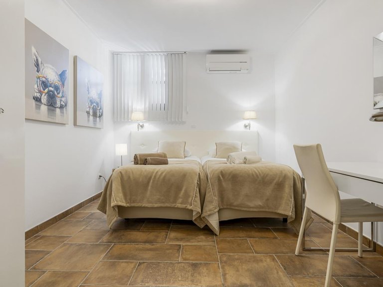 Town House for Sale in BenahavÍs, Malaga 37