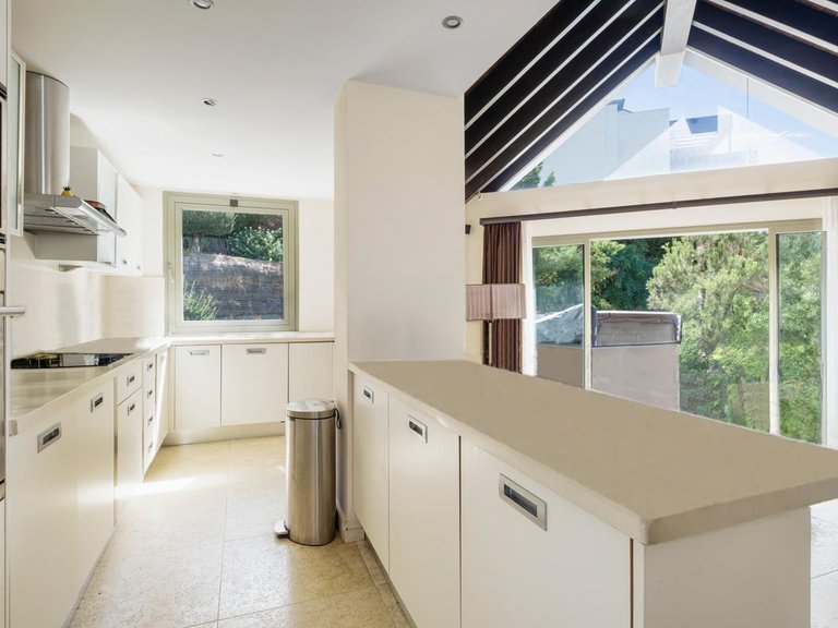 Apartment for Sale in Benahavís, Malaga 18