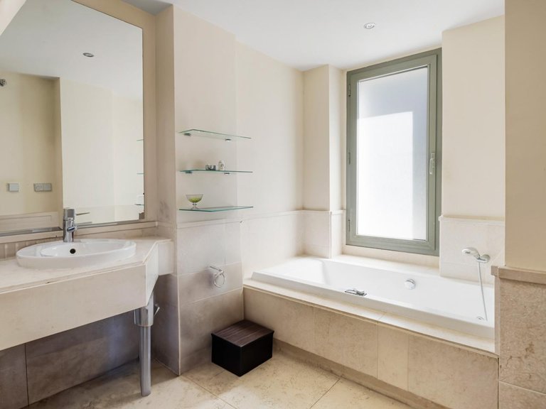 Apartment for Sale in Benahavís, Malaga 20