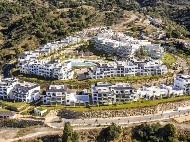 Apartment for Sale in Estepona, Malaga 1