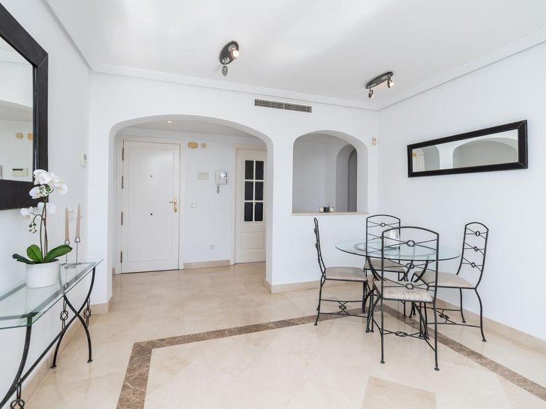 Apartment for Sale in Benahavís, Malaga 11