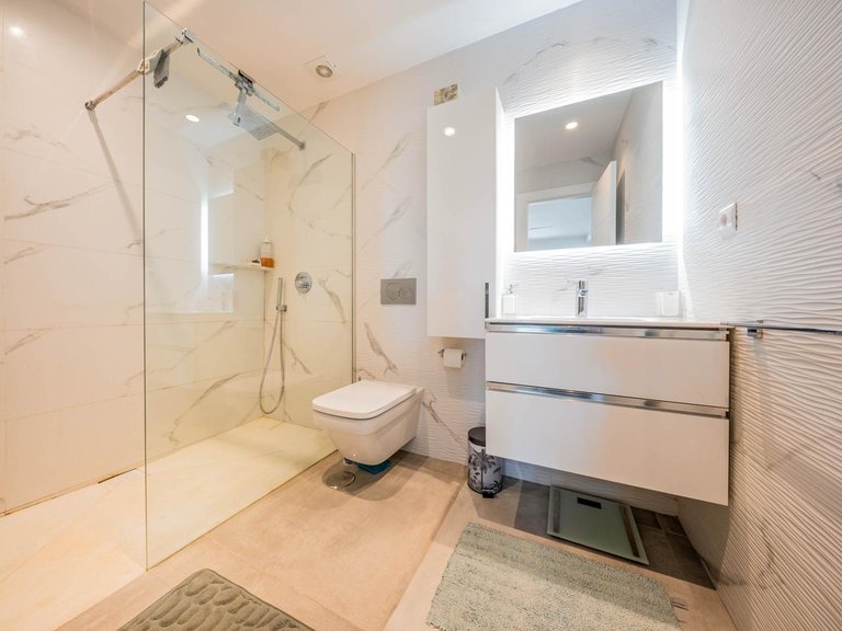 Apartment for Sale in Marbella, Malaga 17