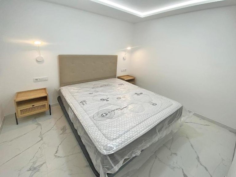 Apartment for Sale in Los Cristianos, Tenerife, España 6