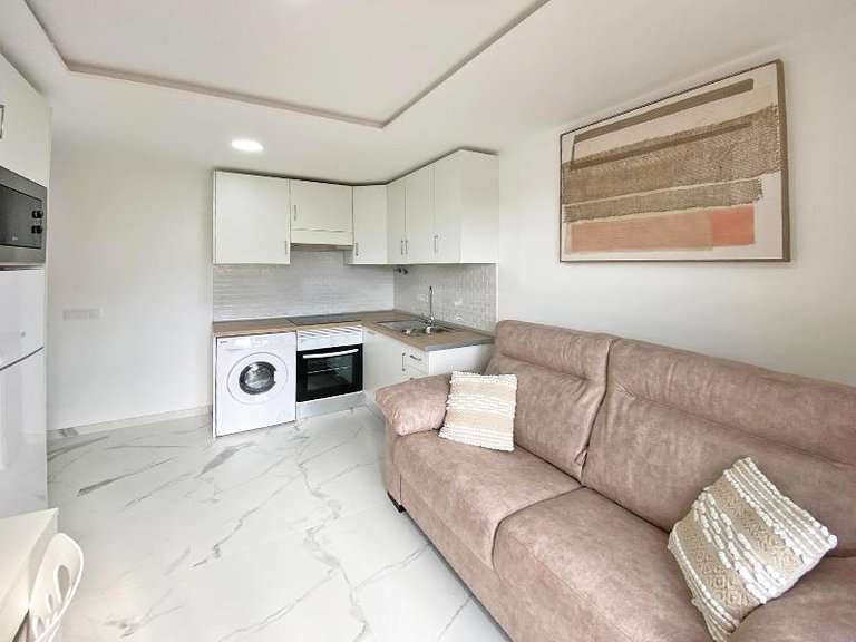 Apartment for Sale in Los Cristianos, Tenerife, España 5