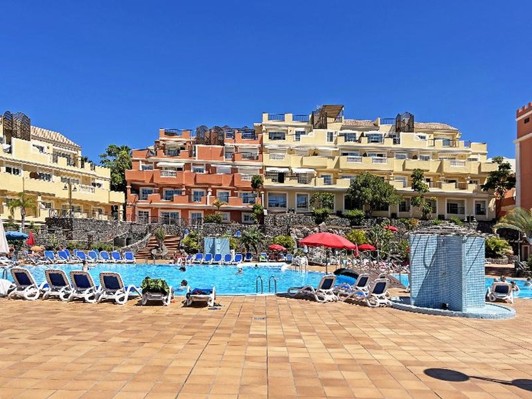 Apartment for Sale in Los Cristianos, Tenerife, España 10