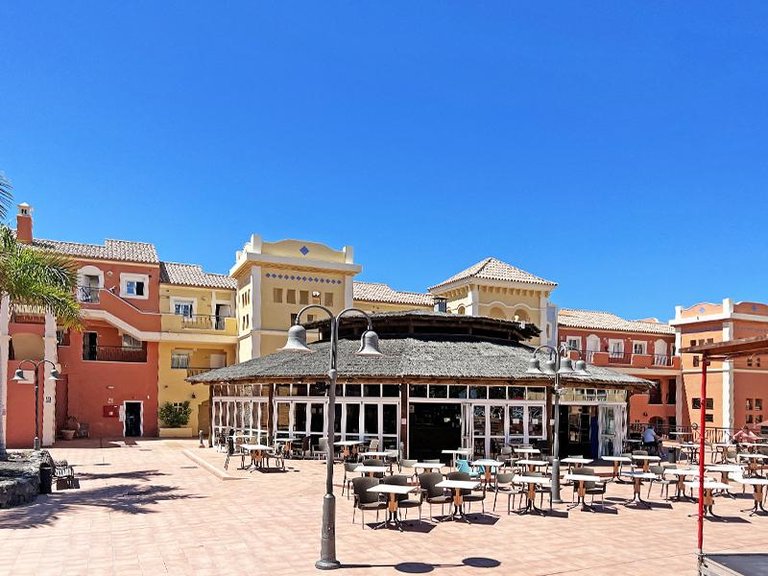 Apartment for Sale in Los Cristianos, Tenerife, España 12