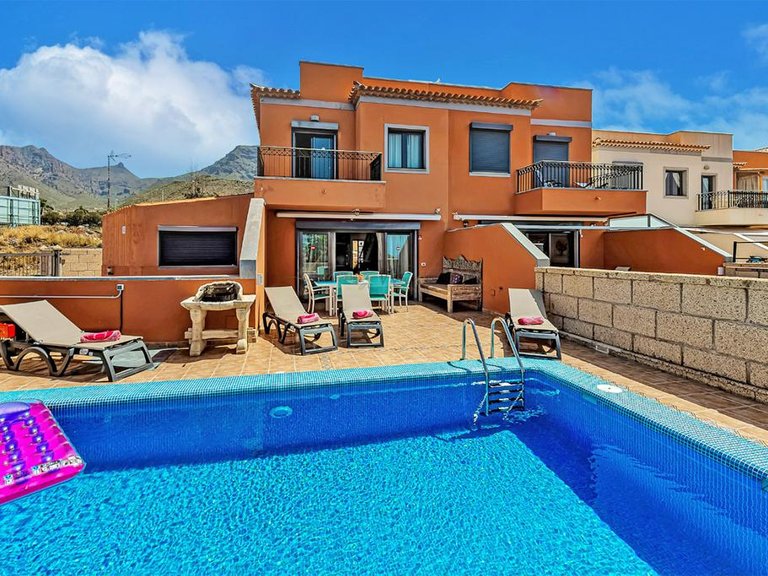 Town House for Sale in Costa Adeje, Tenerife, España 1